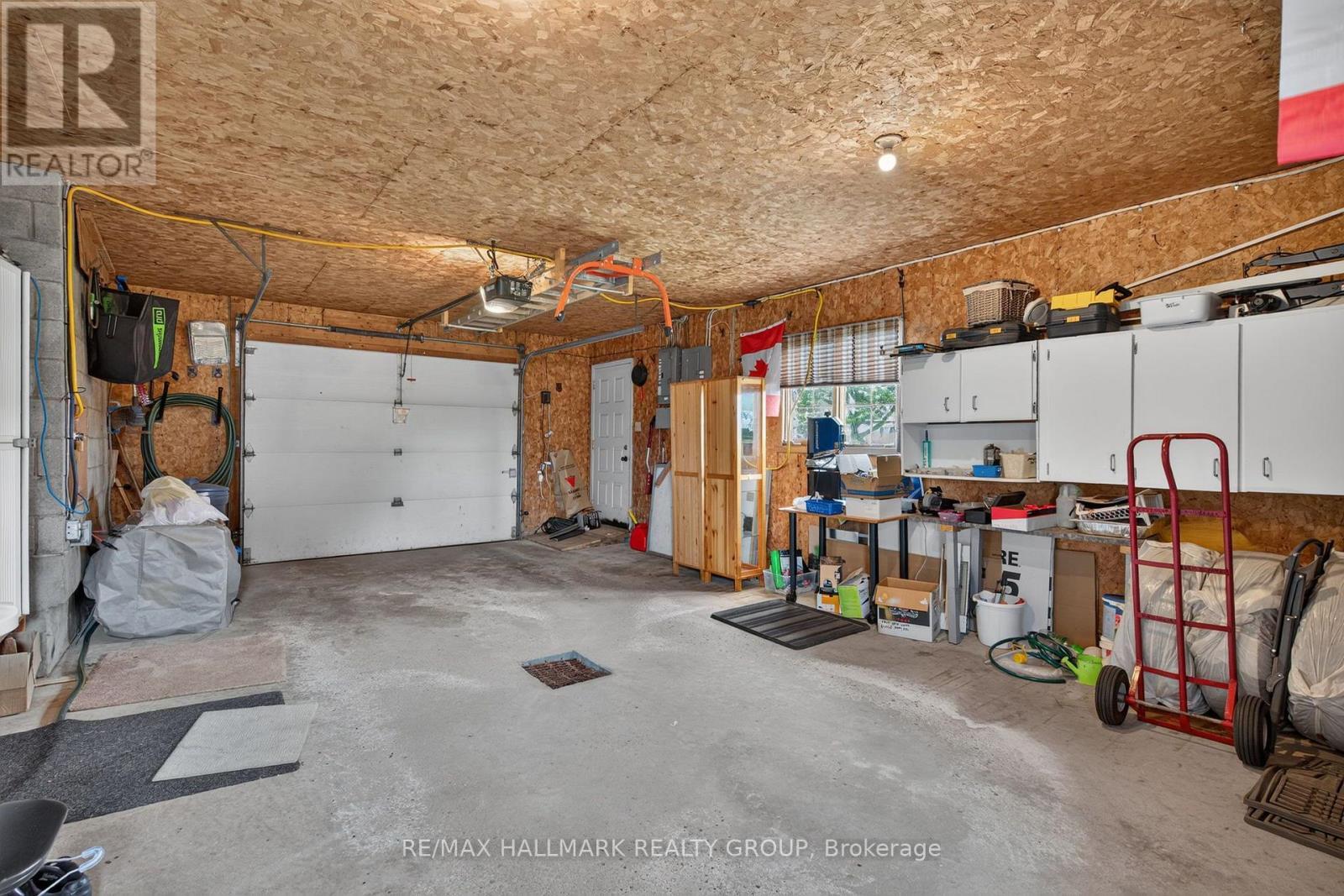 24 Bergevin Street, The Nation, ON - Indoor Photo Showing Garage