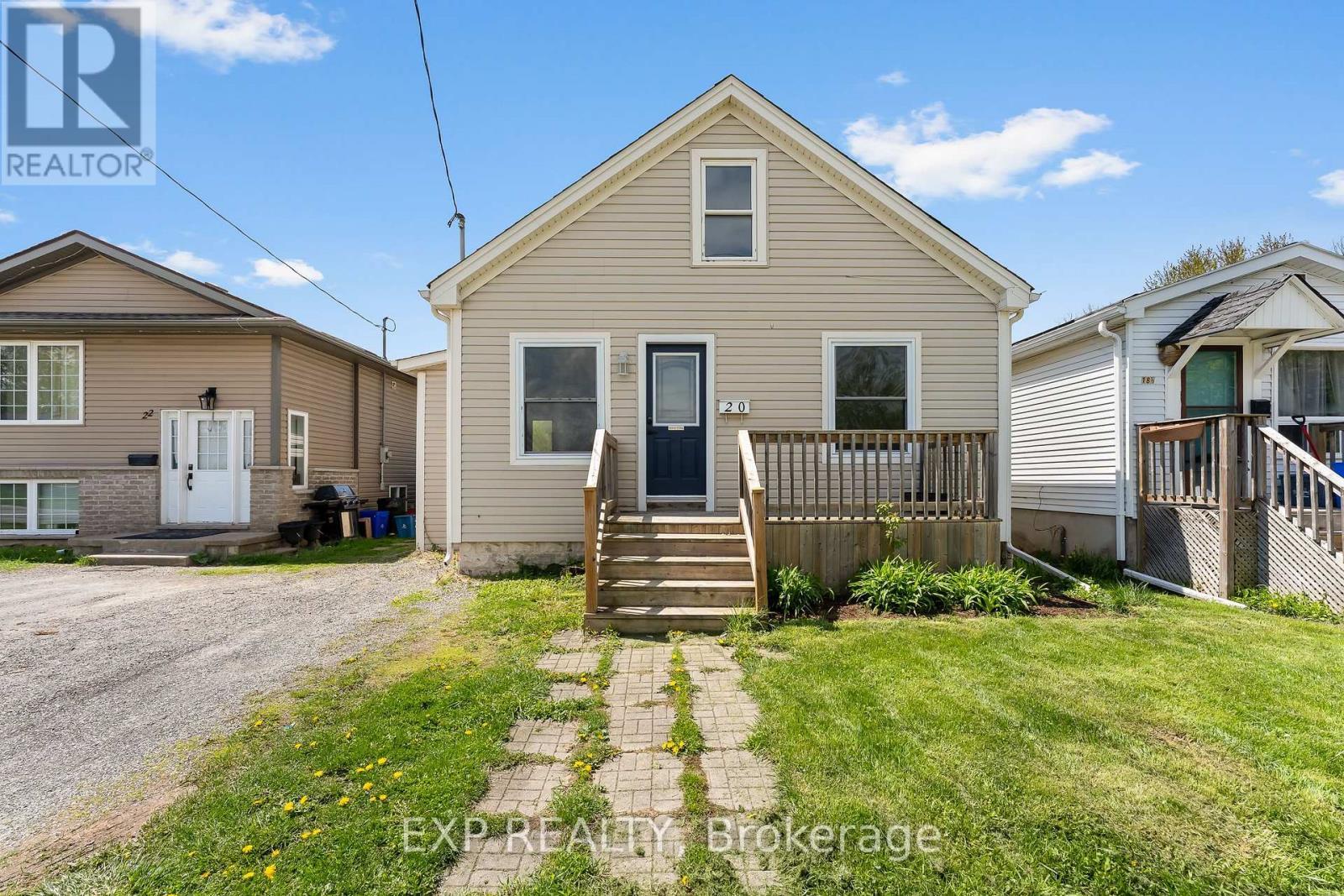 20 Lloyd Street, St. Catharines (Western Hill), ON - Outdoor With Deck Patio Veranda