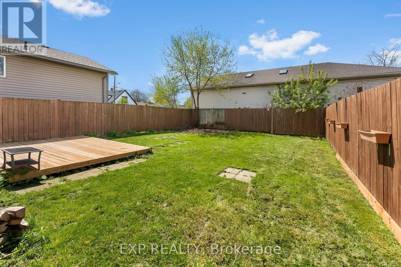 20 Lloyd Street, St. Catharines (Western Hill), ON - Outdoor