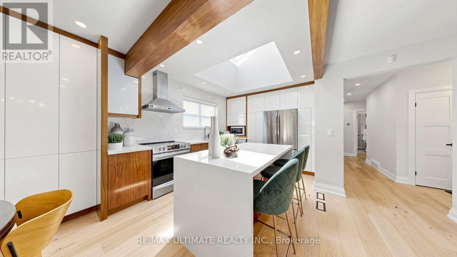73 Bowerbank Drive, Toronto, ON - Indoor Photo Showing Kitchen With Upgraded Kitchen