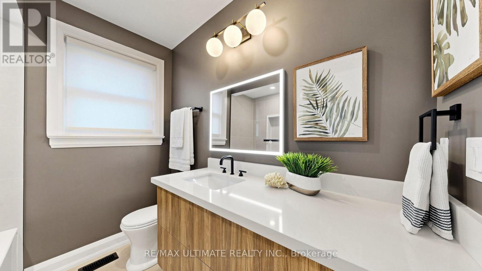 73 Bowerbank Drive, Toronto, ON - Indoor Photo Showing Bathroom