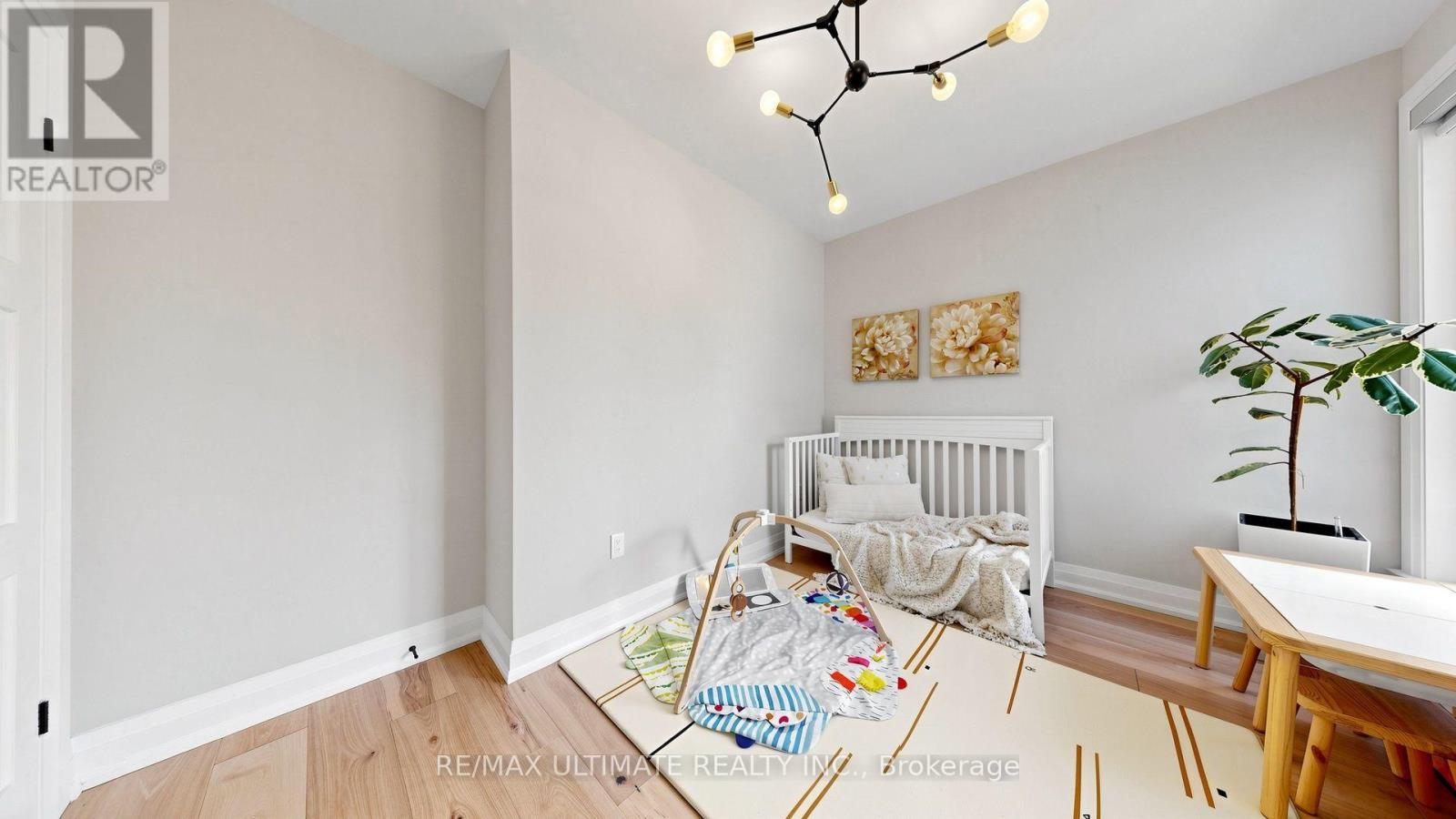 73 Bowerbank Drive, Toronto, ON - Indoor
