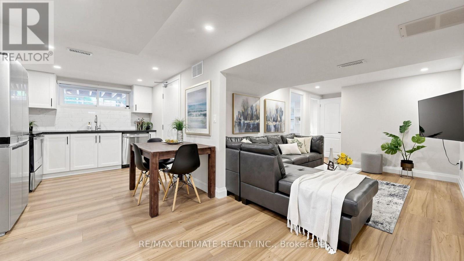 73 Bowerbank Drive, Toronto, ON - Indoor
