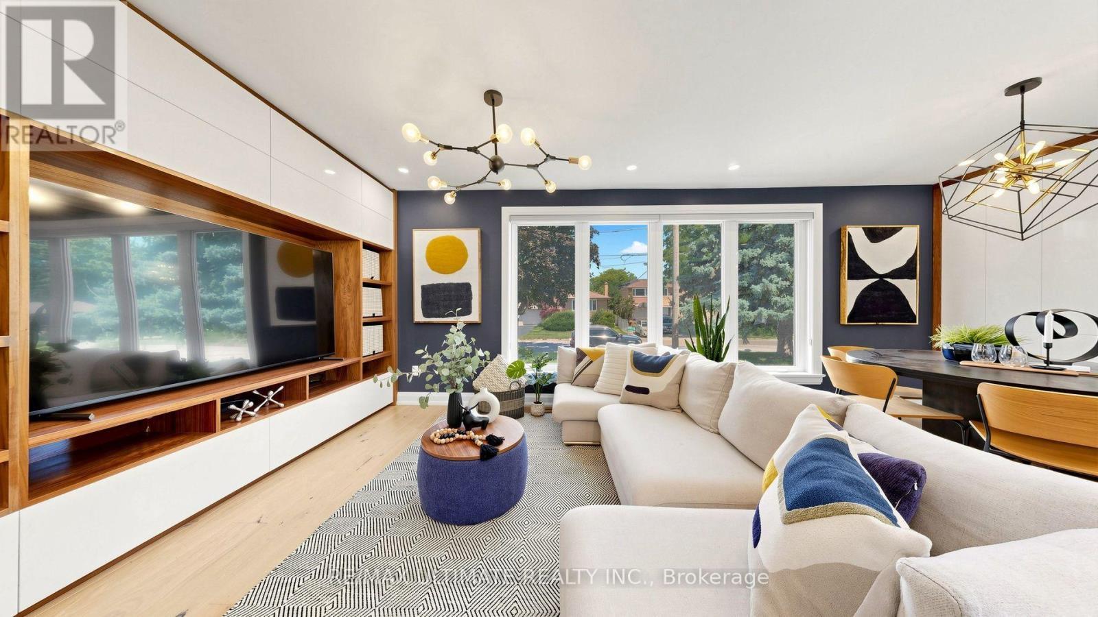 73 Bowerbank Drive, Toronto, ON - Indoor Photo Showing Living Room