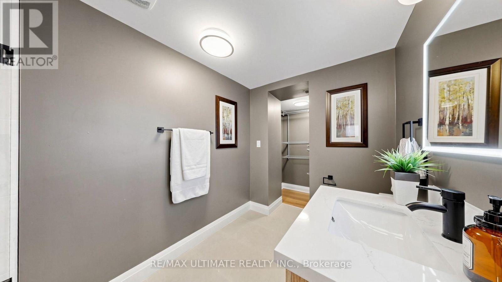 73 Bowerbank Drive, Toronto, ON - Indoor Photo Showing Other Room
