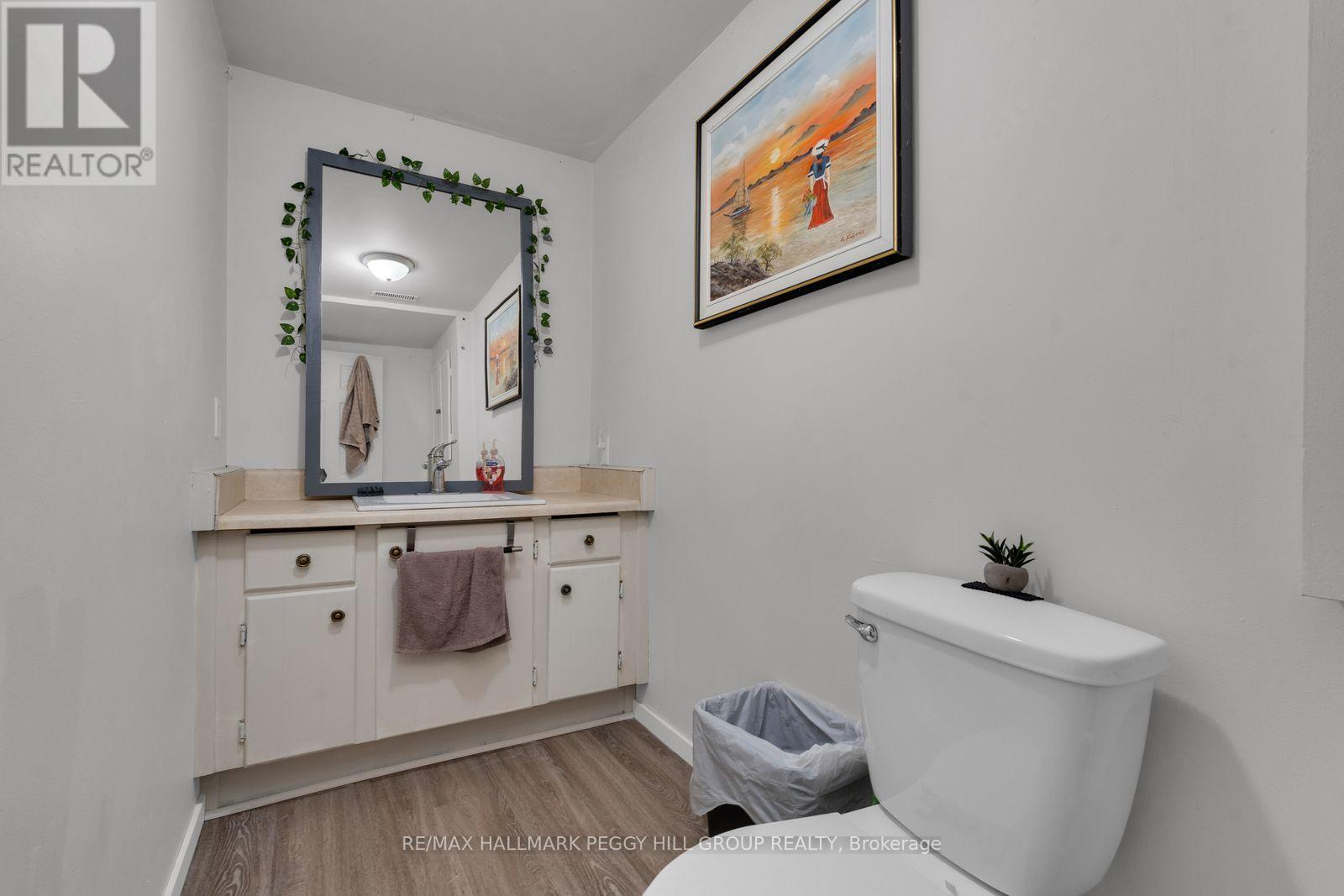 468 Grove Street E, Barrie, ON - Indoor Photo Showing Bathroom