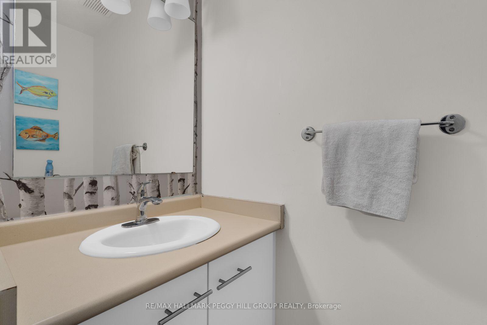 468 Grove Street E, Barrie, ON - Indoor Photo Showing Bathroom