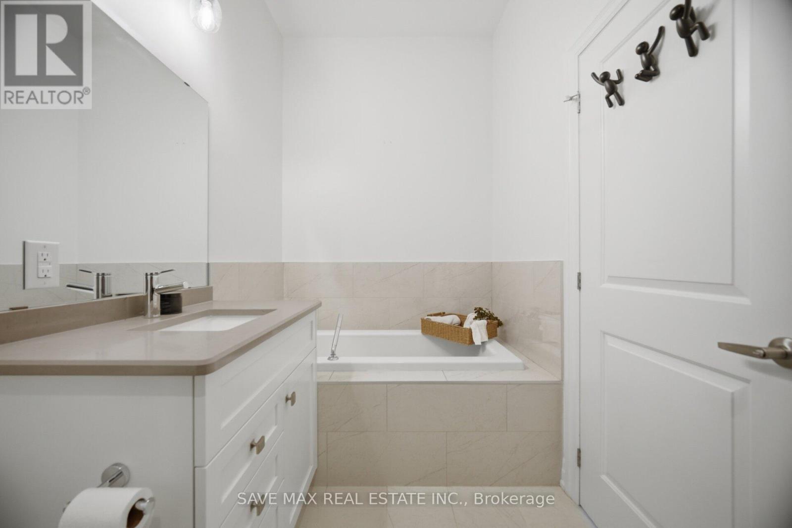 103 - 1878 Gordon Street, Guelph, ON - Indoor Photo Showing Bathroom