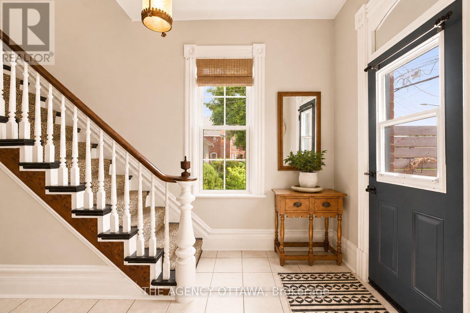 A & B - 33 Napoleon Street, Carleton Place, ON - Indoor Photo Showing Other Room