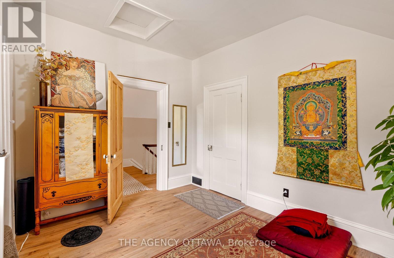 A & B - 33 Napoleon Street, Carleton Place, ON - Indoor Photo Showing Other Room