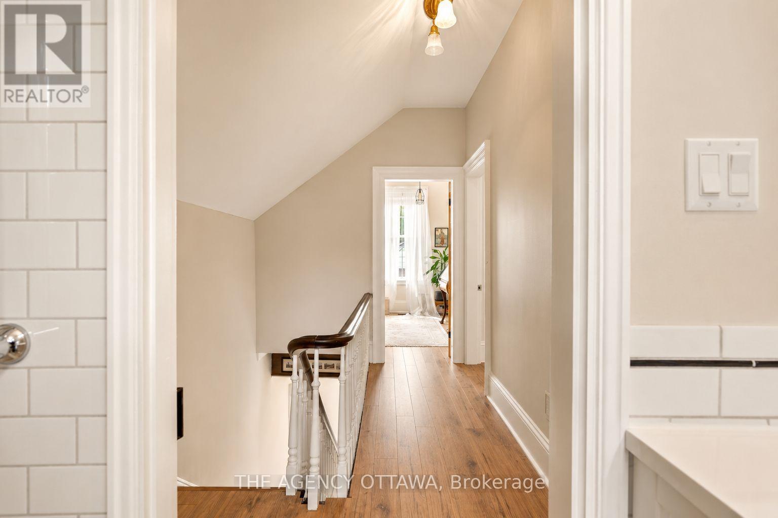 A & B - 33 Napoleon Street, Carleton Place, ON - Indoor Photo Showing Other Room
