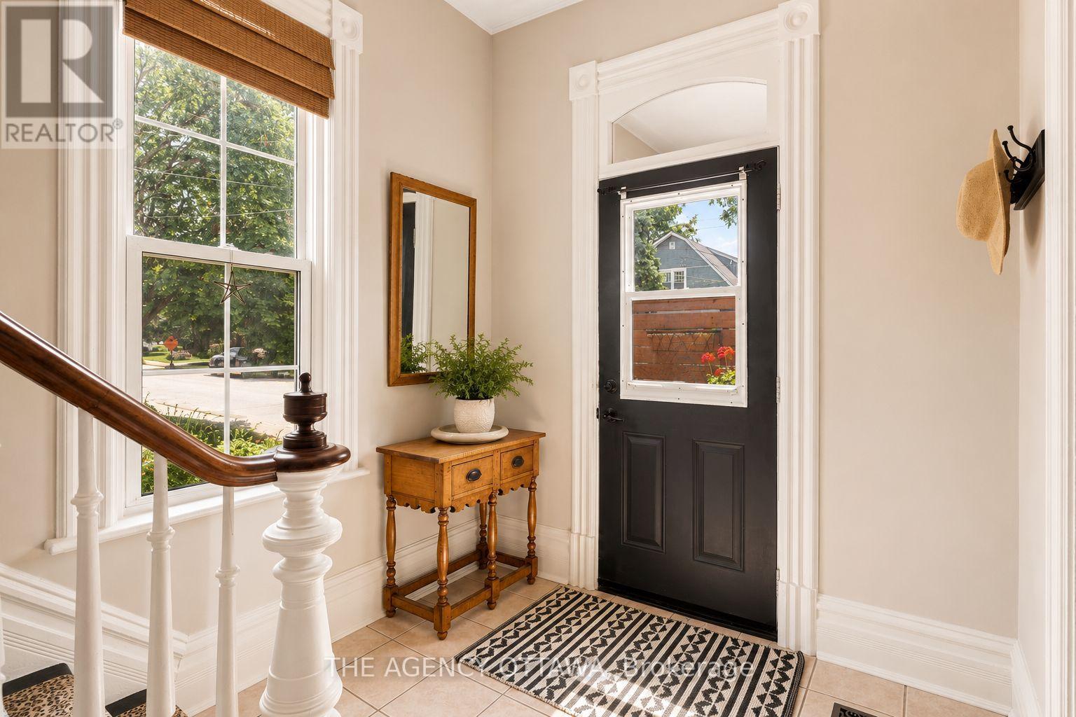 A & B - 33 Napoleon Street, Carleton Place, ON - Indoor Photo Showing Other Room