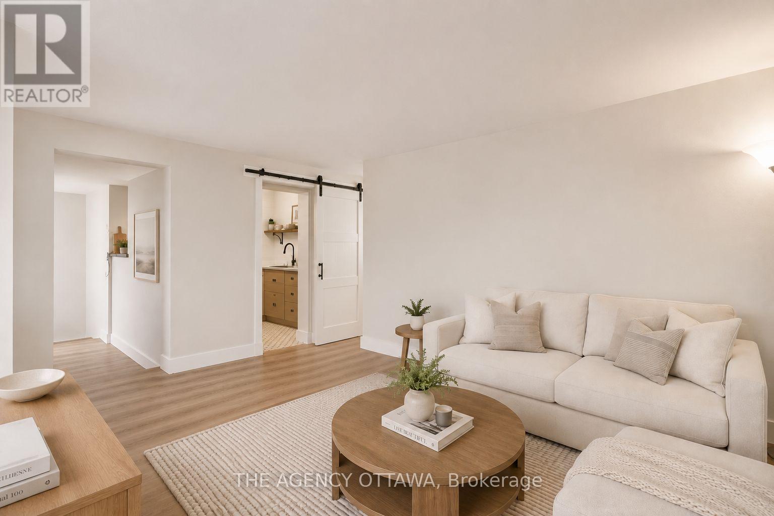 A & B - 33 Napoleon Street, Carleton Place, ON - Indoor Photo Showing Living Room