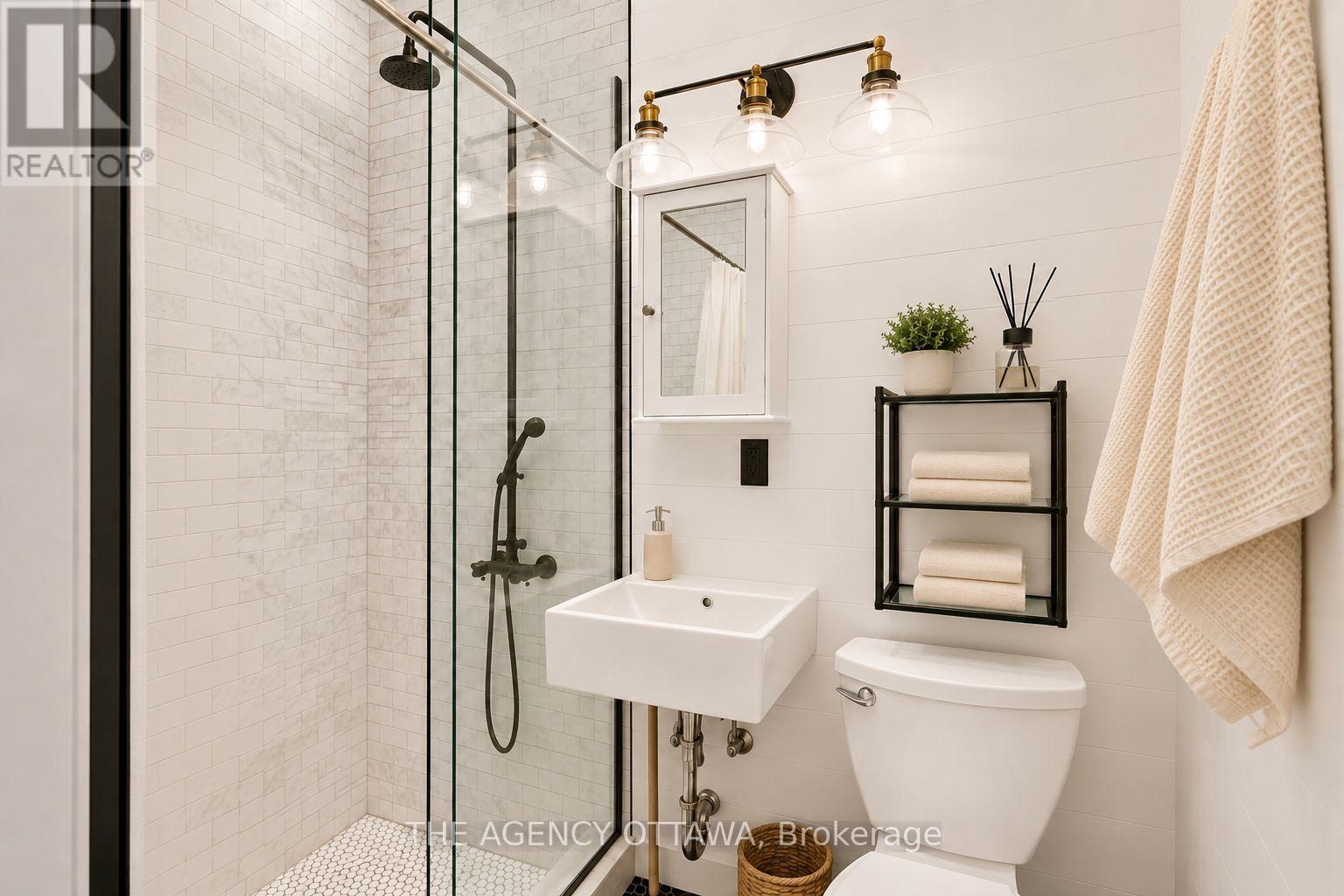 A & B - 33 Napoleon Street, Carleton Place, ON - Indoor Photo Showing Bathroom