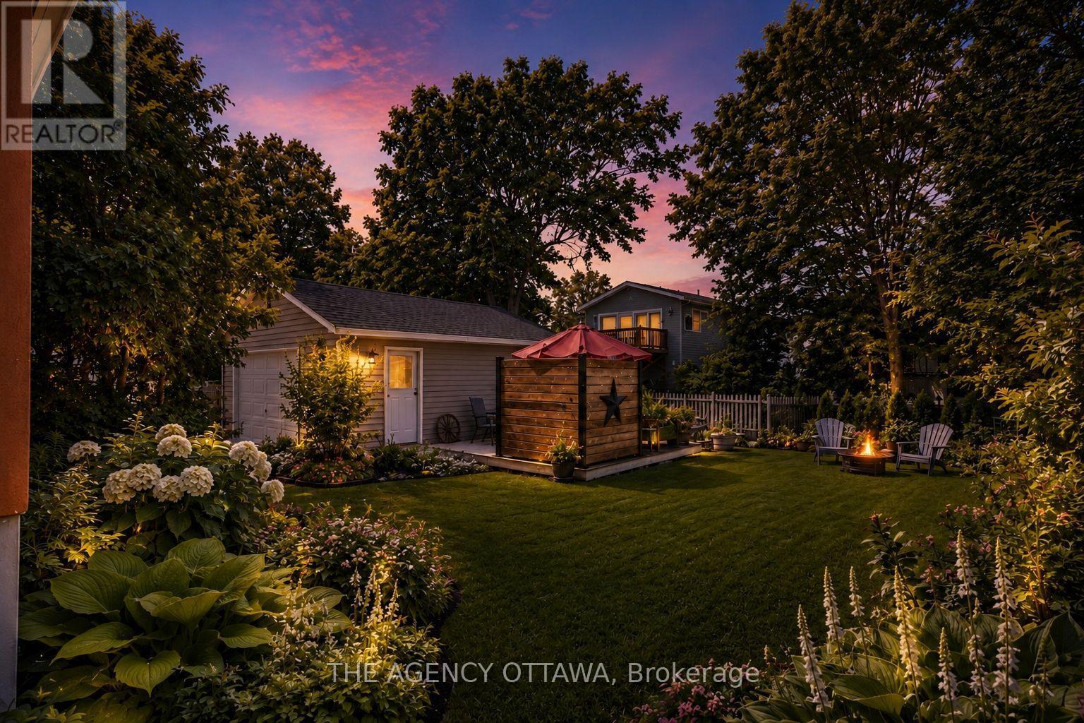 A & B - 33 Napoleon Street, Carleton Place, ON - Outdoor
