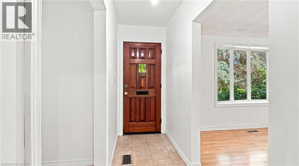 524 Dorval Drive, Ancaster, ON - Indoor Photo Showing Other Room