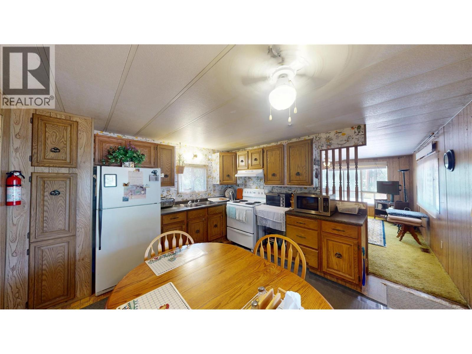 6294 Ash Road, Wasa, BC