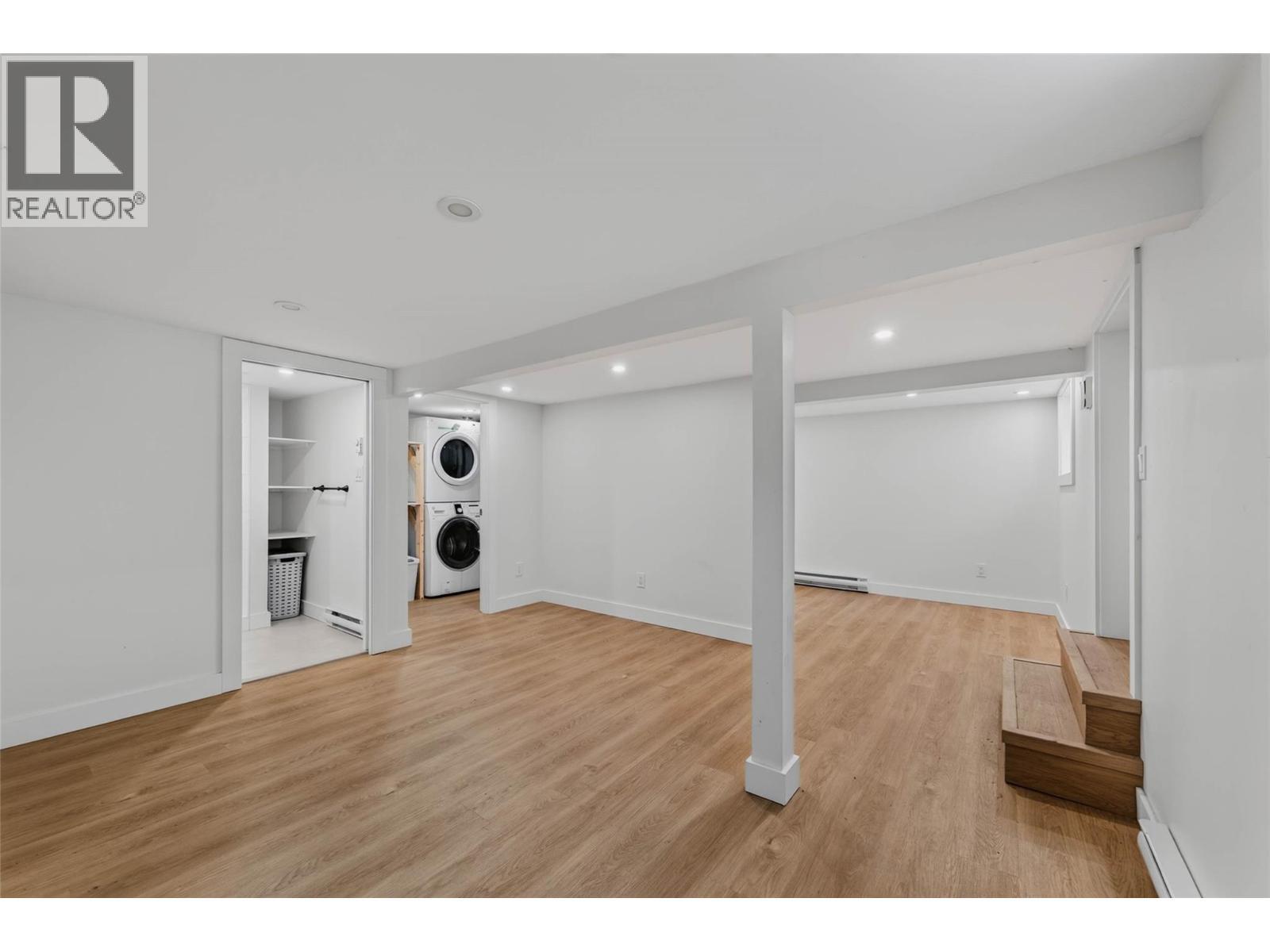 1011 Hall Street, Nelson, BC - Indoor
