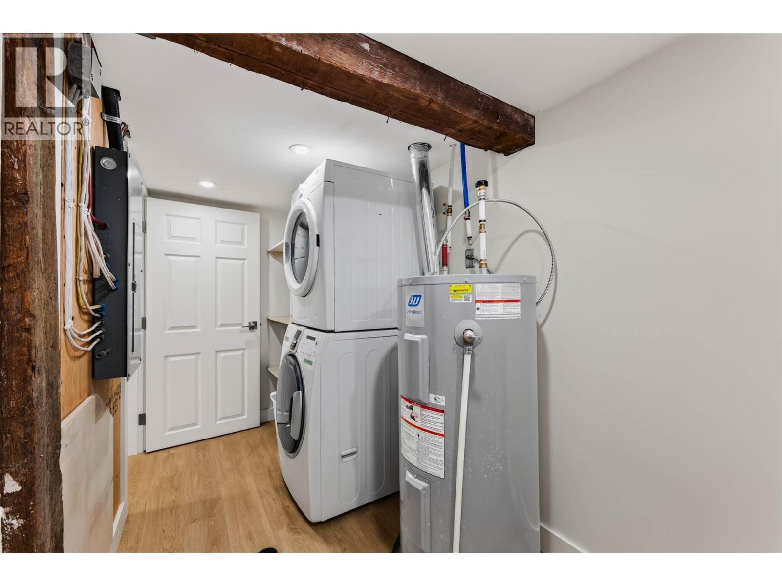 1011 Hall Street, Nelson, BC - Indoor Photo Showing Laundry Room