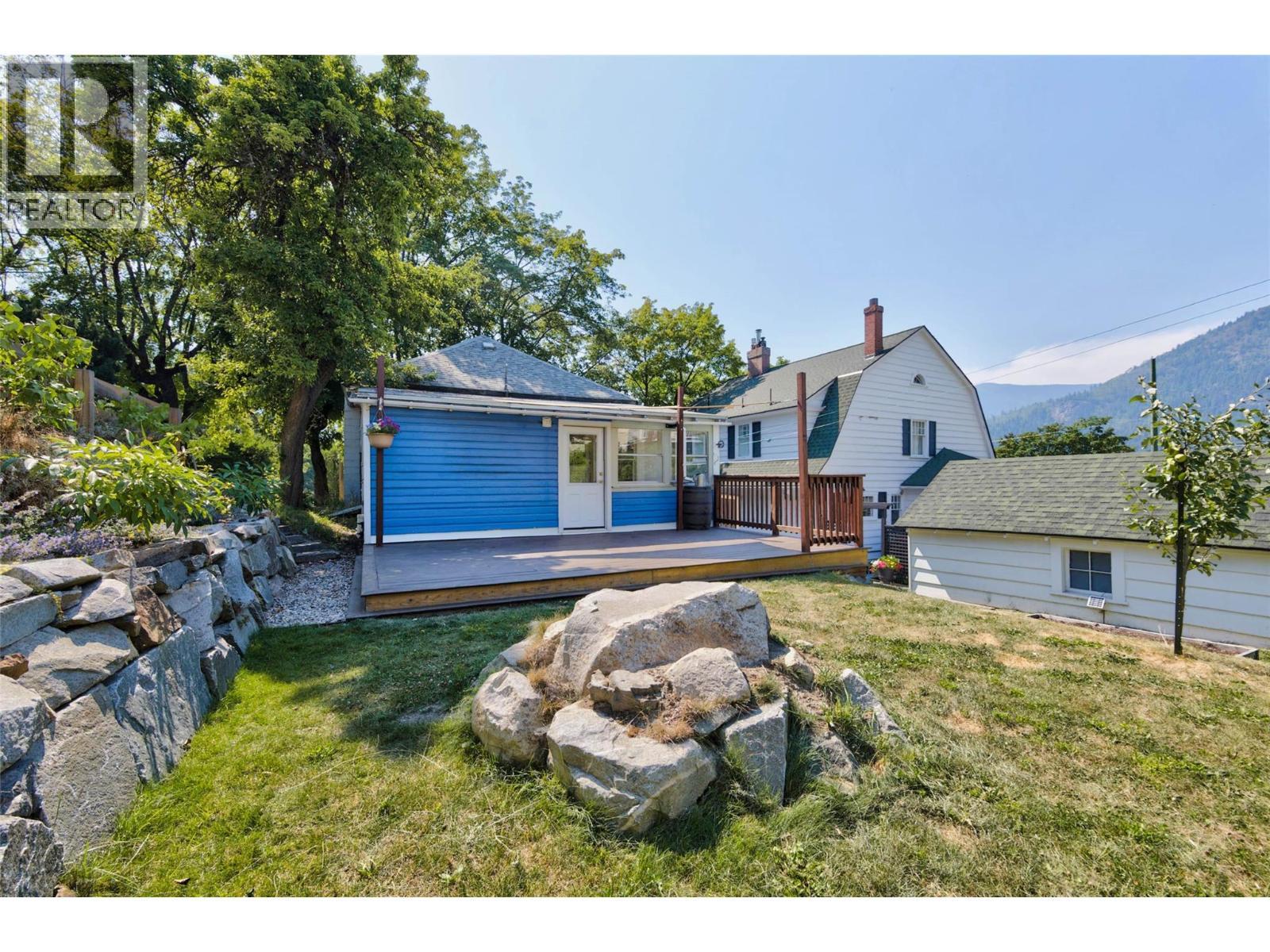 1011 Hall Street, Nelson, BC - Outdoor With Deck Patio Veranda