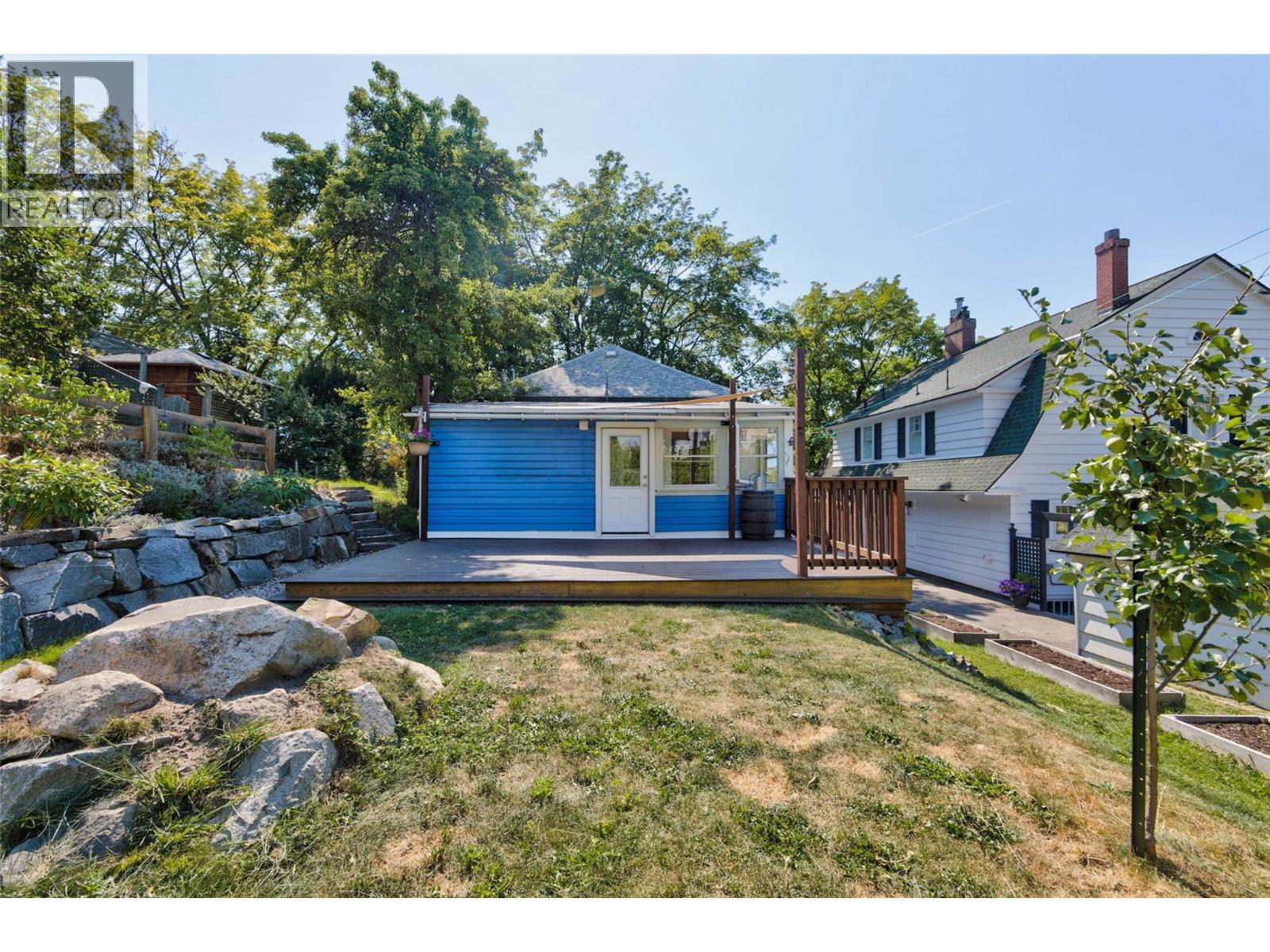 1011 Hall Street, Nelson, BC - Outdoor