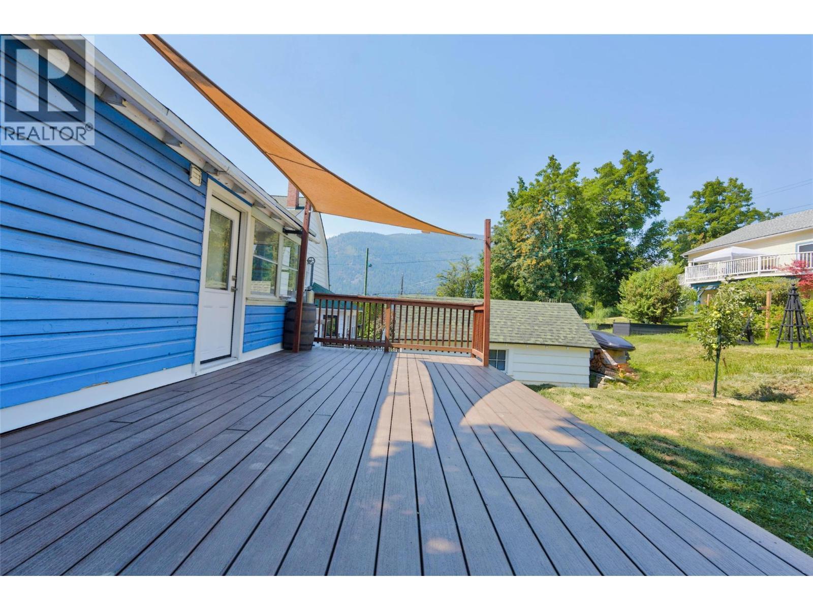 1011 Hall Street, Nelson, BC - Outdoor With Deck Patio Veranda