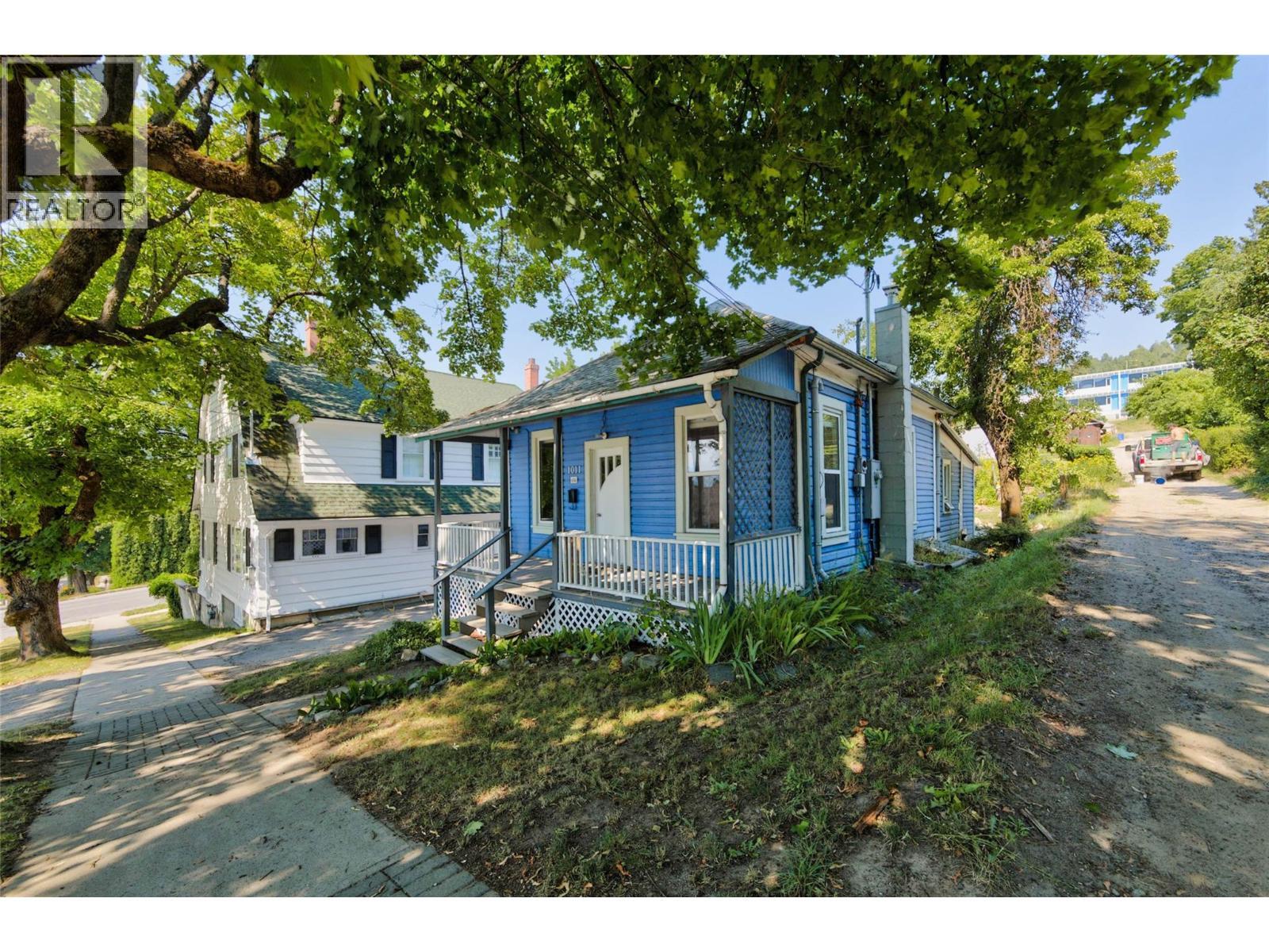 1011 Hall Street, Nelson, BC - Outdoor With Deck Patio Veranda