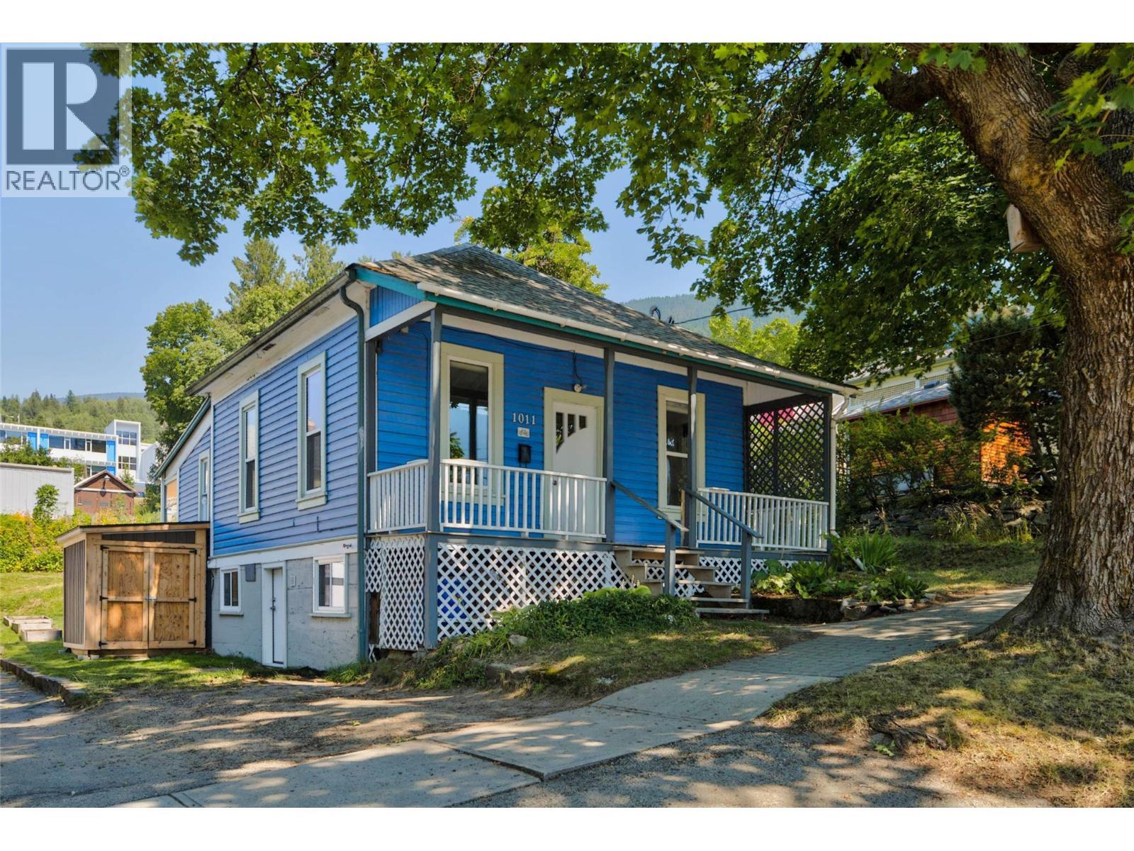 1011 Hall Street, Nelson, BC - Outdoor With Deck Patio Veranda