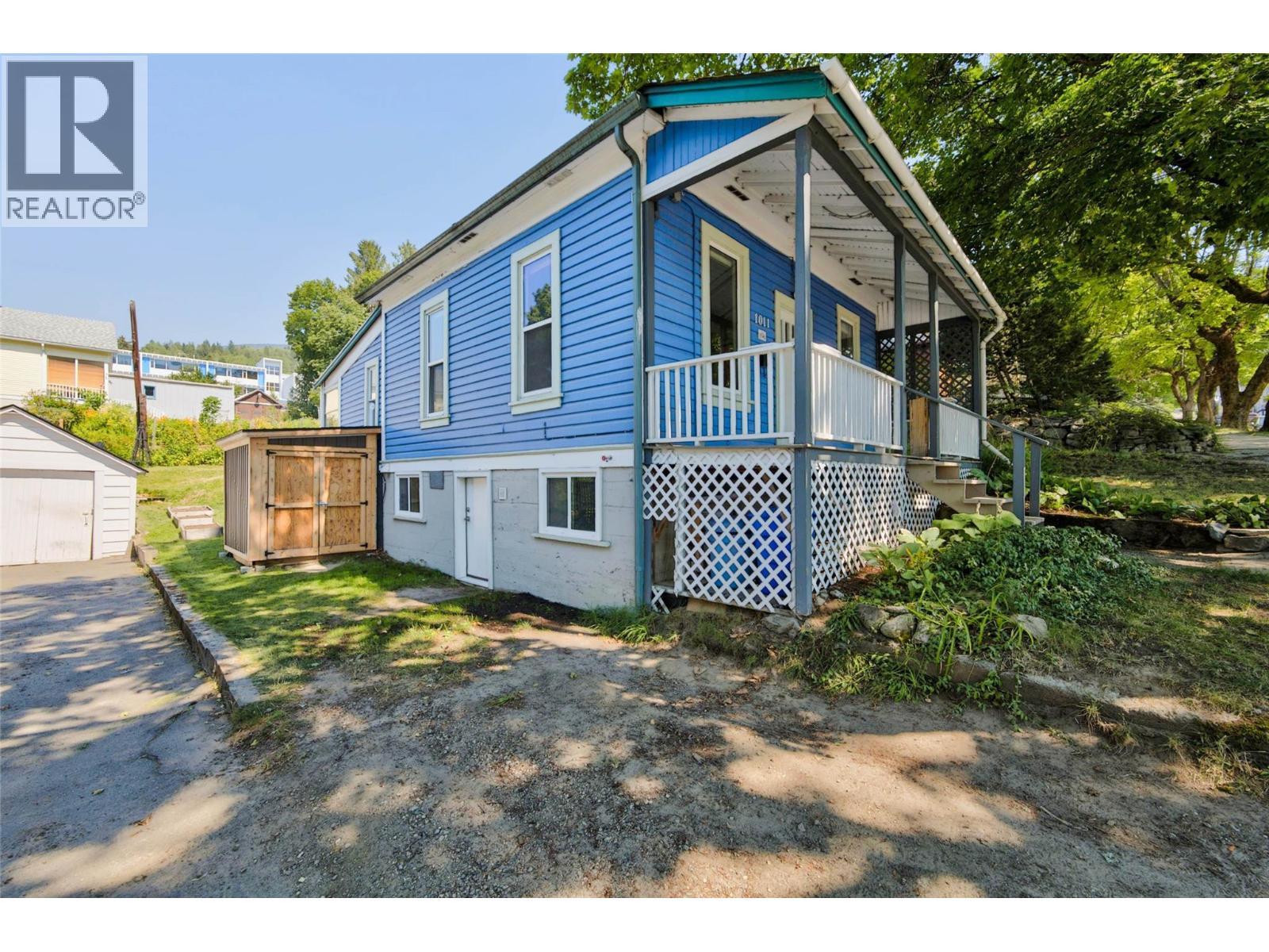 1011 Hall Street, Nelson, BC - Outdoor With Deck Patio Veranda