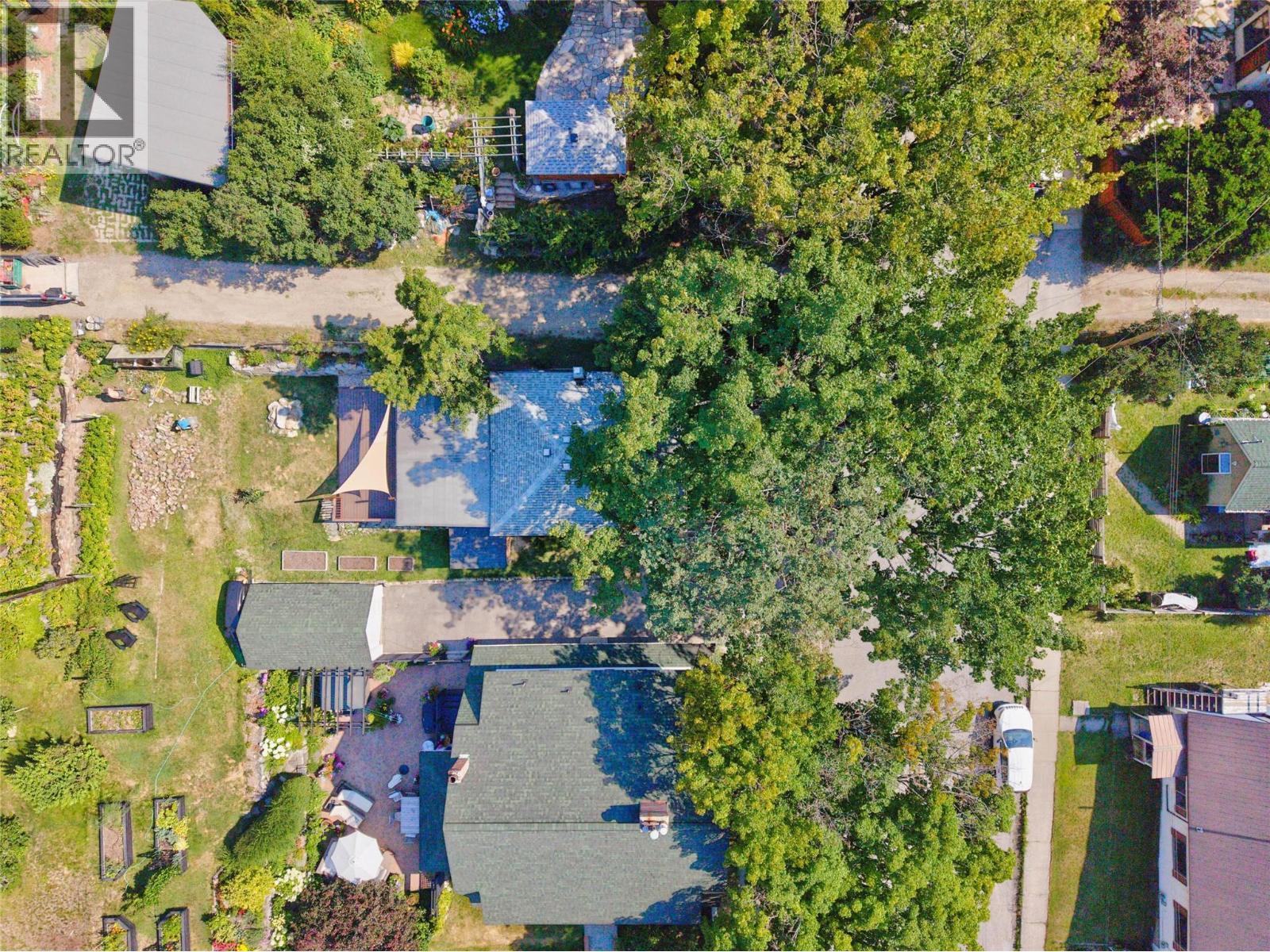 1011 Hall Street, Nelson, BC - Outdoor With View