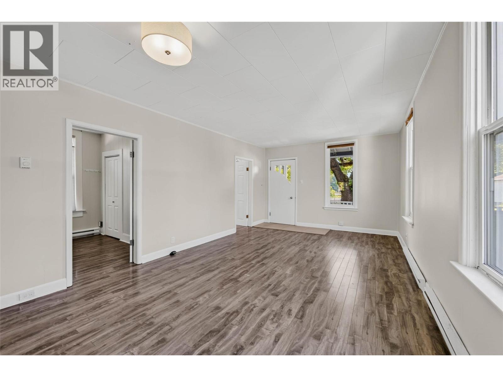 1011 Hall Street, Nelson, BC - Indoor Photo Showing Other Room