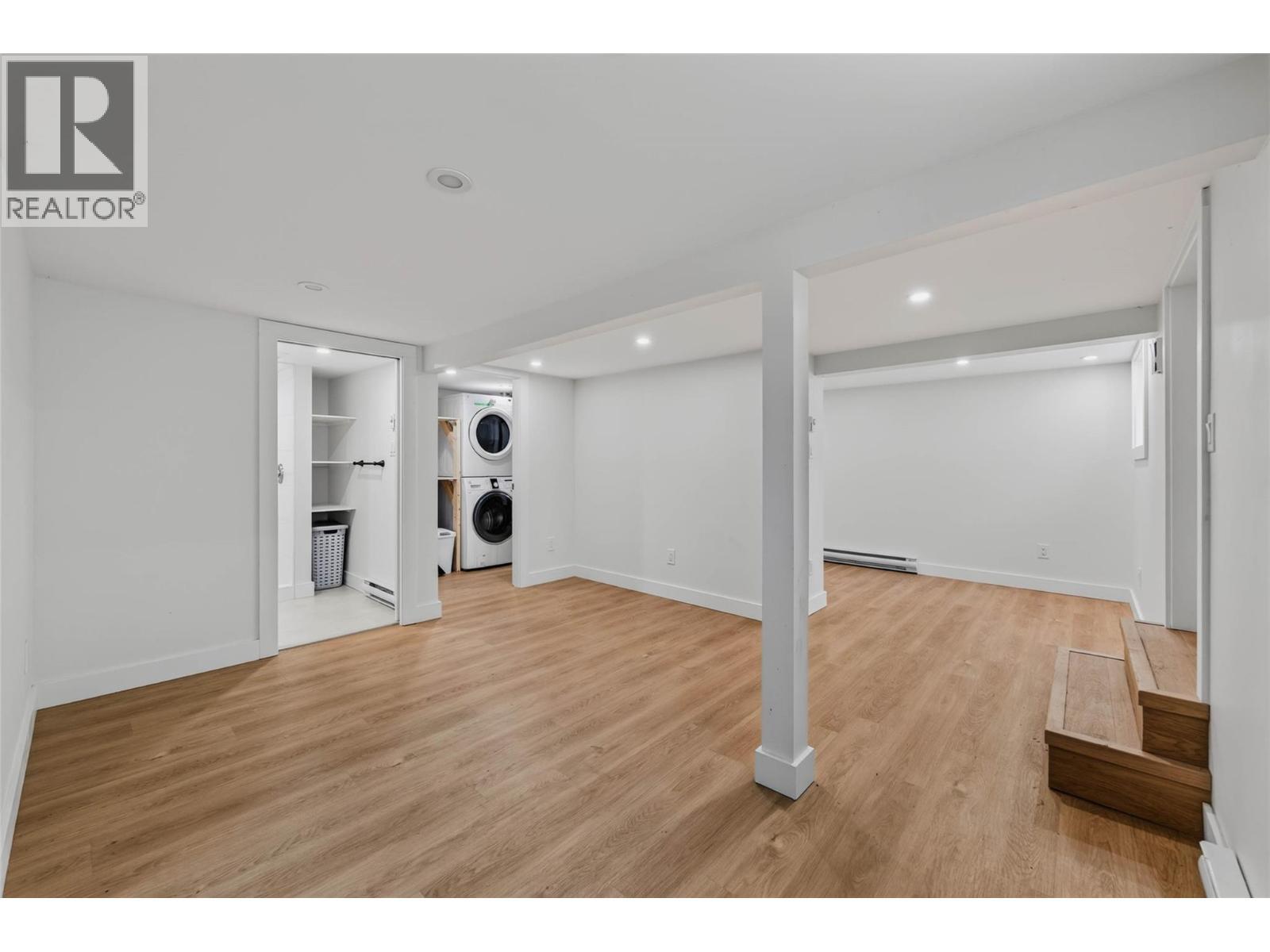 1011 Hall Street, Nelson, BC - Indoor