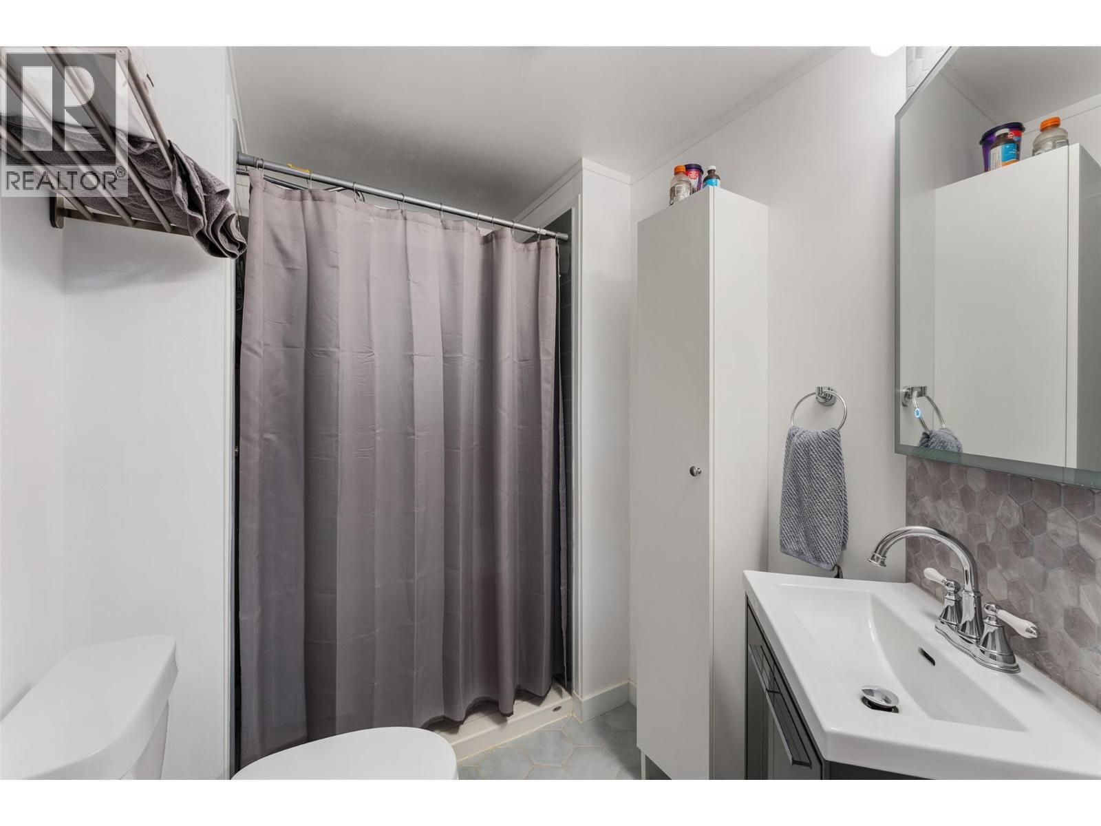 Ensuite. - 610 Katherine Road Unit# 12, Kelowna, BC