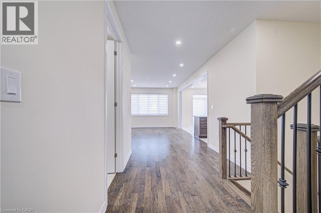 407 Dolman Street, Breslau, ON - Indoor Photo Showing Other Room