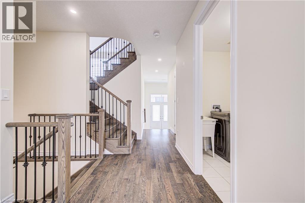 407 Dolman Street, Breslau, ON - Indoor Photo Showing Other Room