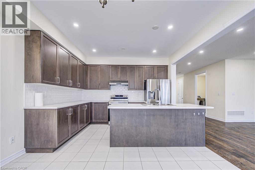 407 Dolman Street, Breslau, ON - Indoor Photo Showing Kitchen