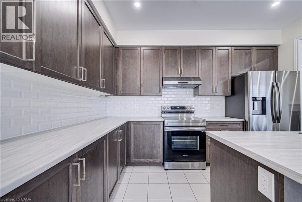 407 Dolman Street, Breslau, ON - Indoor Photo Showing Kitchen
