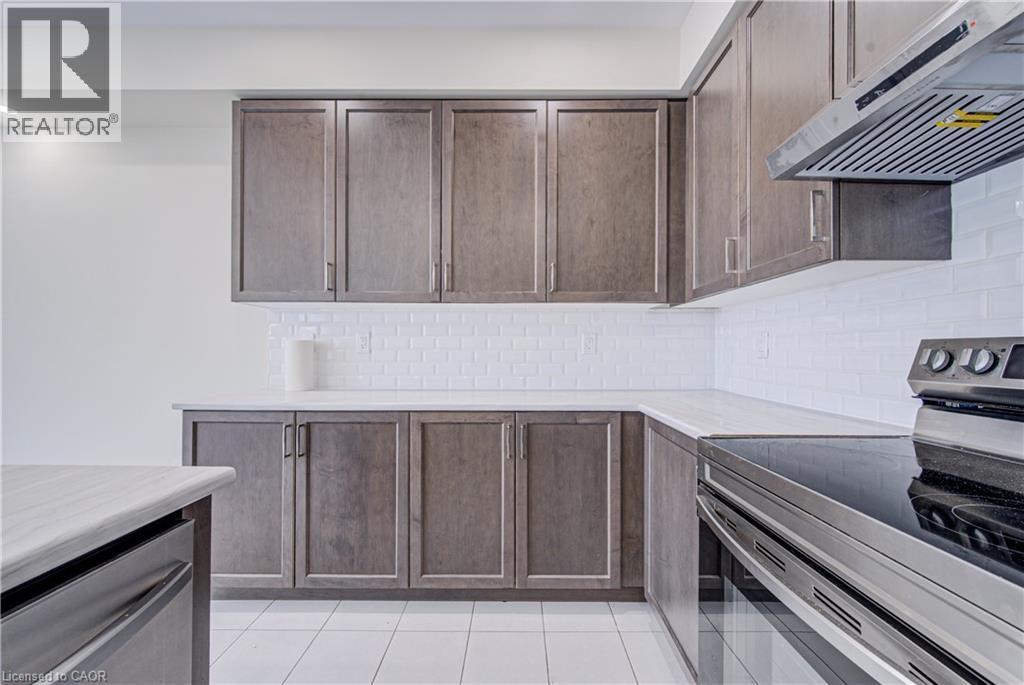 407 Dolman Street, Breslau, ON - Indoor Photo Showing Kitchen