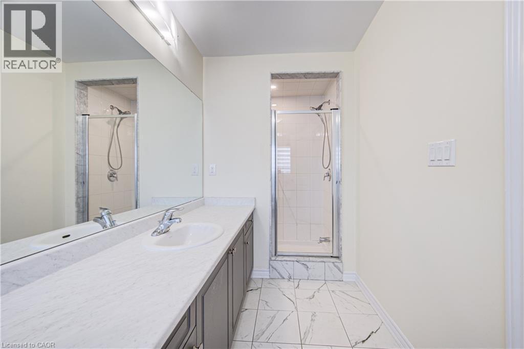407 Dolman Street, Breslau, ON - Indoor Photo Showing Bathroom