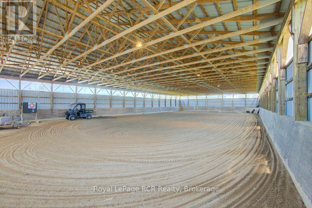 Professional footing for ease on horses joints - 7195 Sixteenth Line, Mapleton, ON