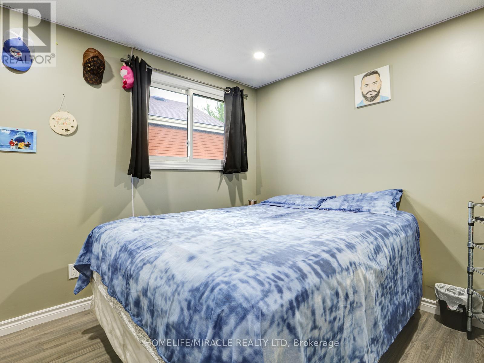 128 Macatee Place S, Cambridge, ON - Indoor Photo Showing Bedroom