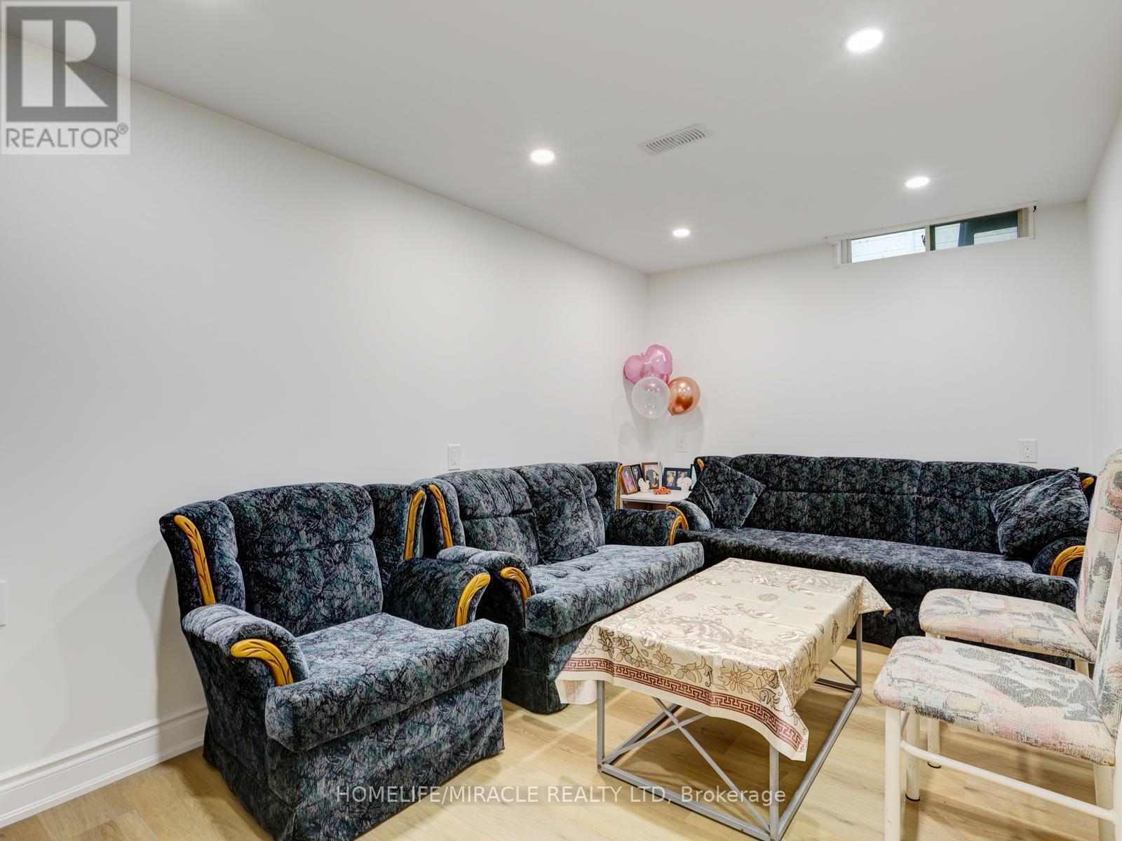 128 Macatee Place S, Cambridge, ON - Indoor