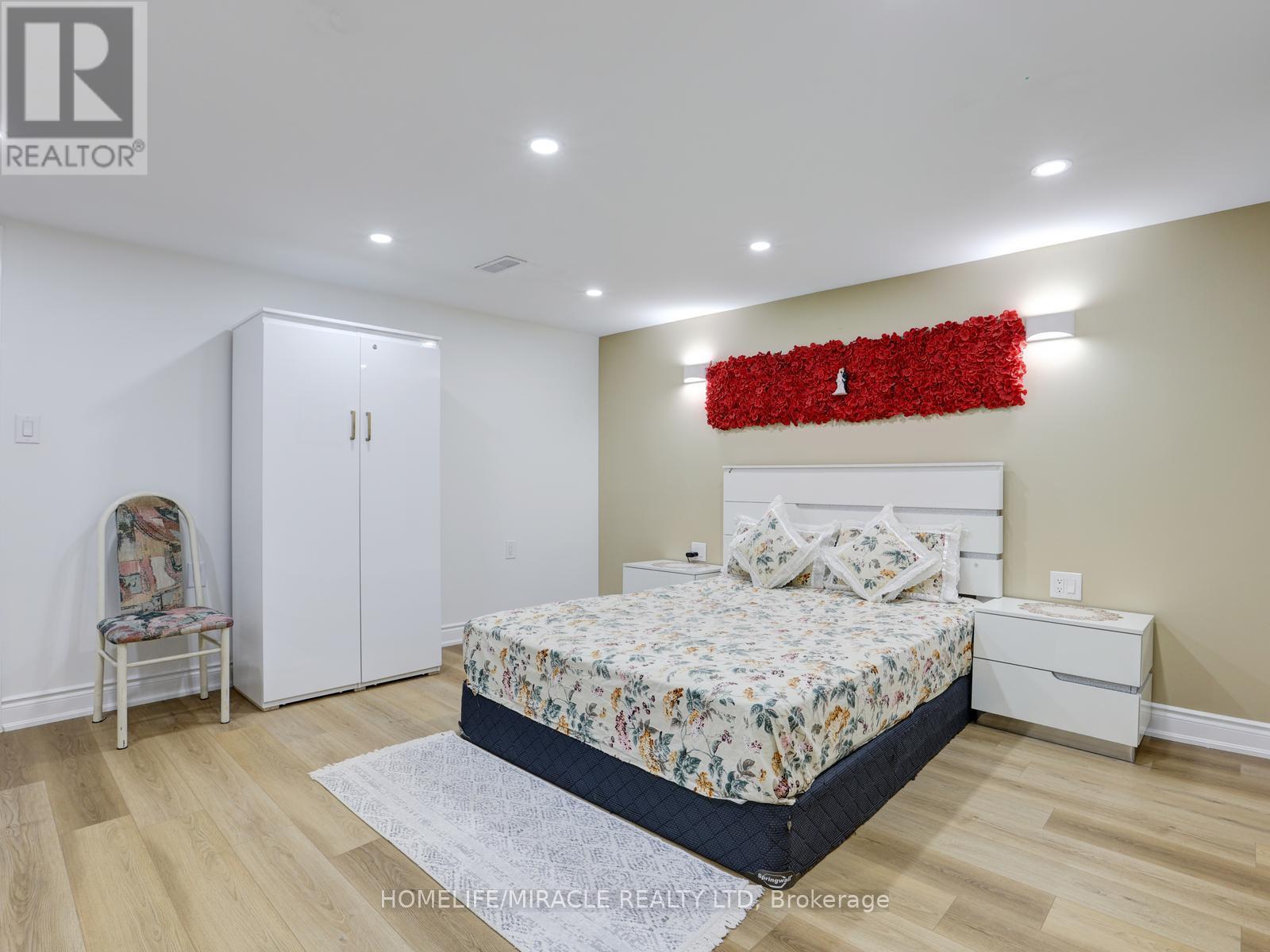 128 Macatee Place S, Cambridge, ON - Indoor Photo Showing Bedroom