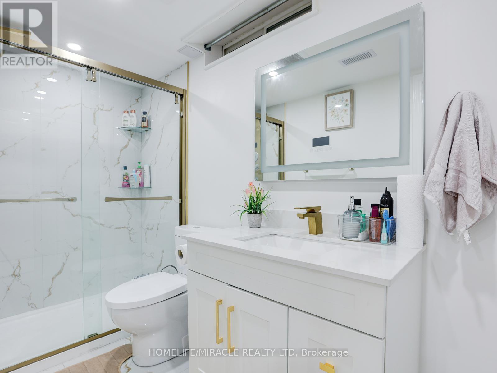 128 Macatee Place S, Cambridge, ON - Indoor Photo Showing Bathroom