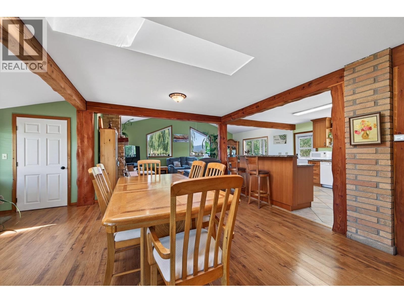 6750 Heffley Road, Kamloops, BC - Indoor Photo Showing Dining Room