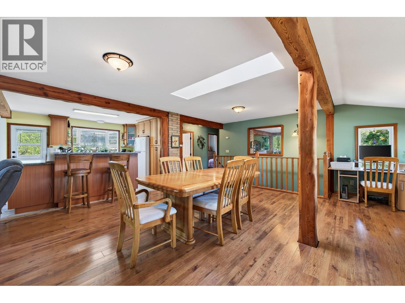 6750 Heffley Road, Kamloops, BC - Indoor Photo Showing Dining Room