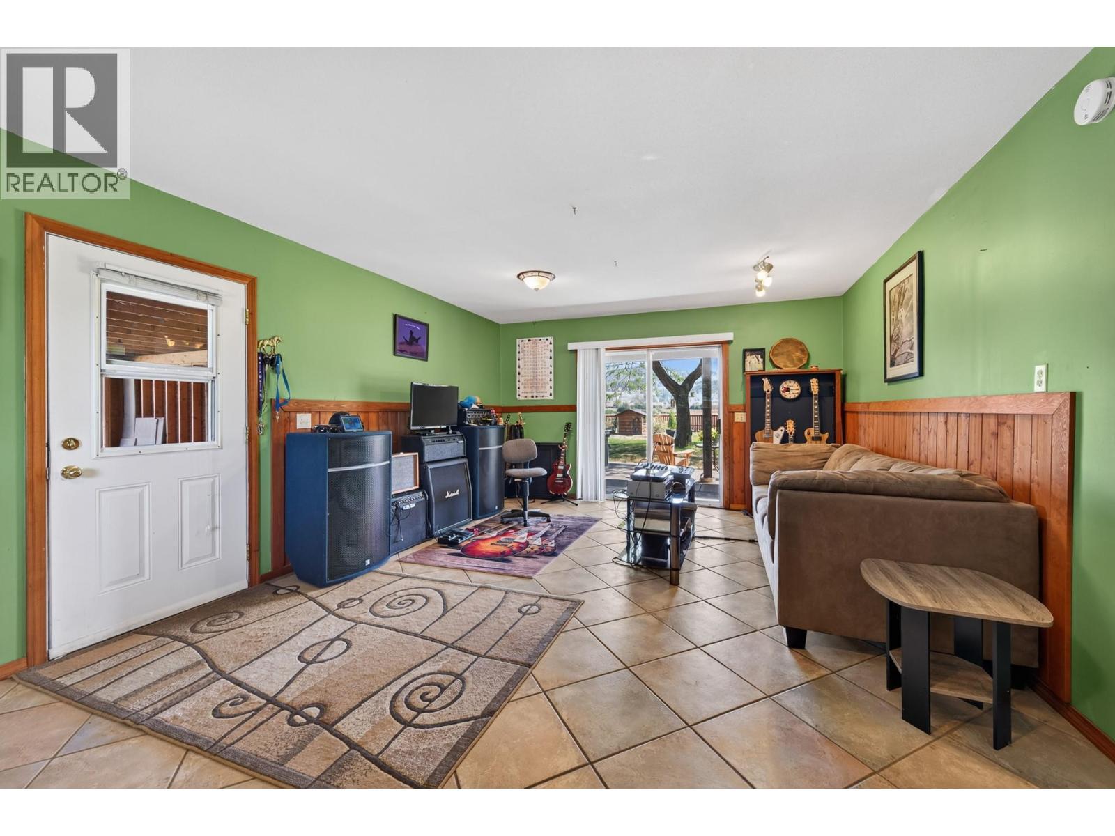 6750 Heffley Road, Kamloops, BC - Indoor