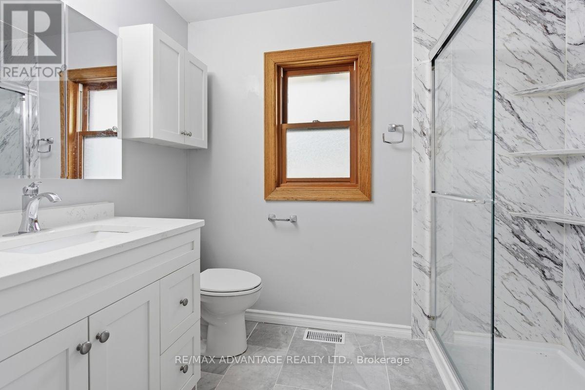 367 Brock Street, London South (South B), ON - Indoor Photo Showing Bathroom
