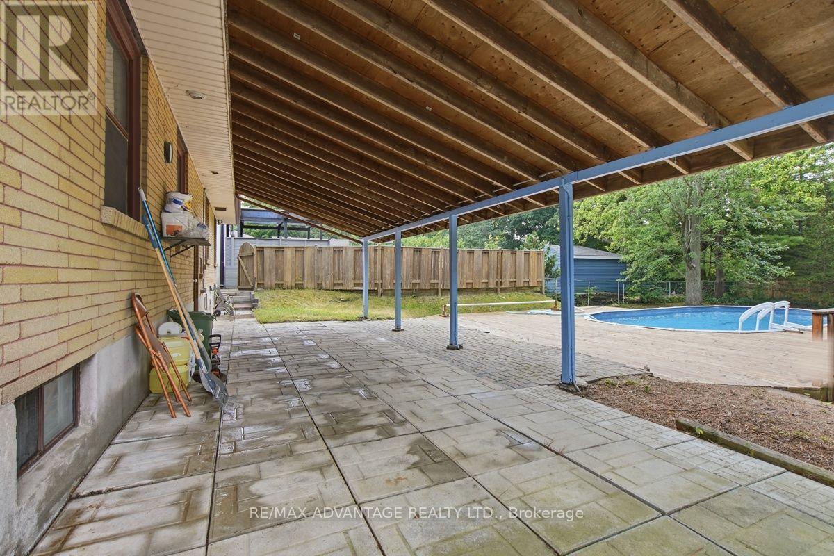 367 Brock Street, London South (South B), ON - Outdoor With In Ground Pool With Deck Patio Veranda