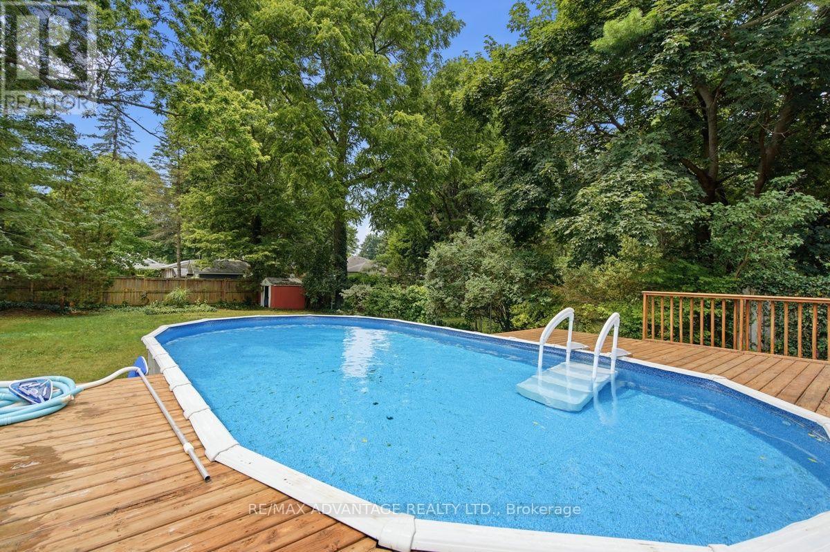 367 Brock Street, London South (South B), ON - Outdoor With Above Ground Pool With Backyard